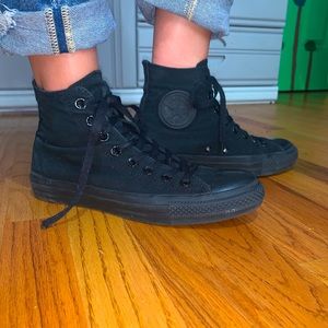 Black Hightop Converse Allstar Women’s 9